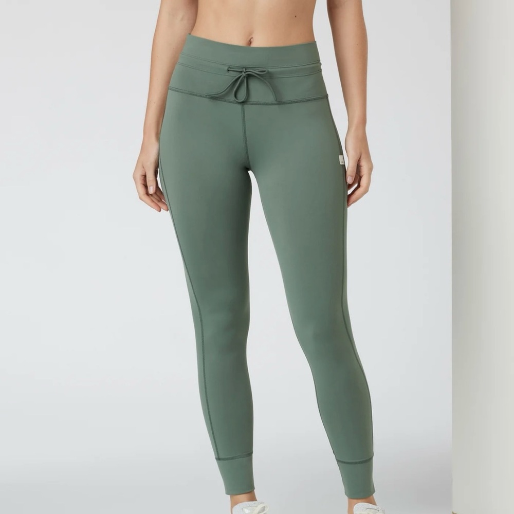 Vuori Daily Legging euc